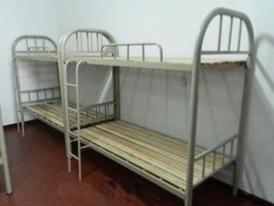 九游体育：酒店关停潮？地产巨头趁机捡漏砸15亿买下香港44年地标老牌酒店(图1)