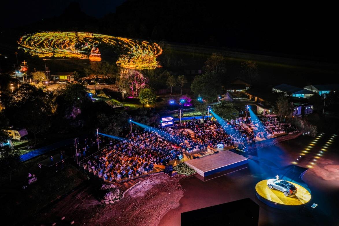 九游app：XT5推出第二代金身计划升级新配色(图1)