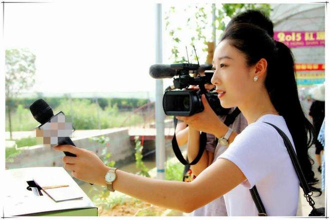 九游app：深耕直播五年她把特装书讲成读者书架上的“镇馆之宝”(图6)