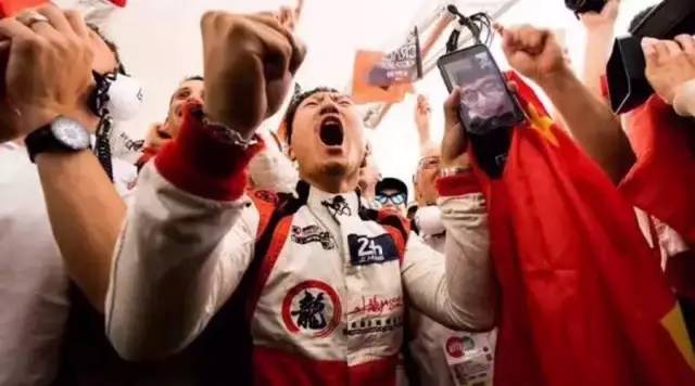 九游app：不惧欧美高手“围剿”这位来自中国的18岁大男孩刮起一阵阵中国旋风(图17)