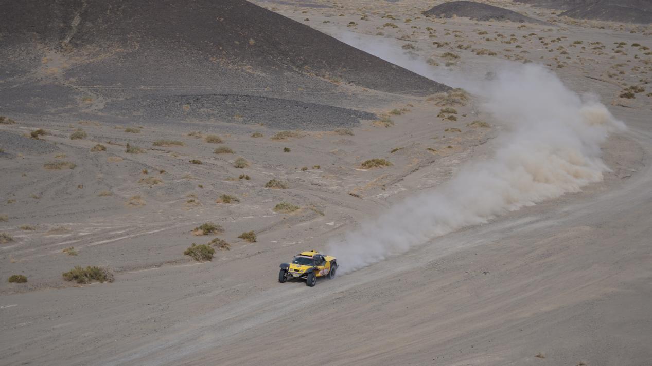 九游体育：失联俩天的陕西云翔车队赛车手刘坤 第2019-08-23期 - 原创在线观看(图1)