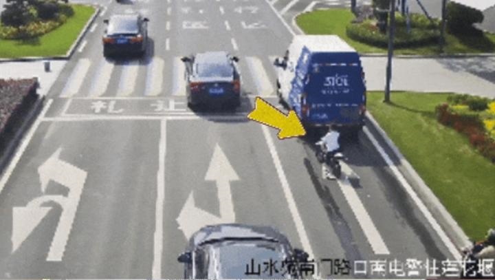 “迷你摩托”走红安全谁来守护(图1)