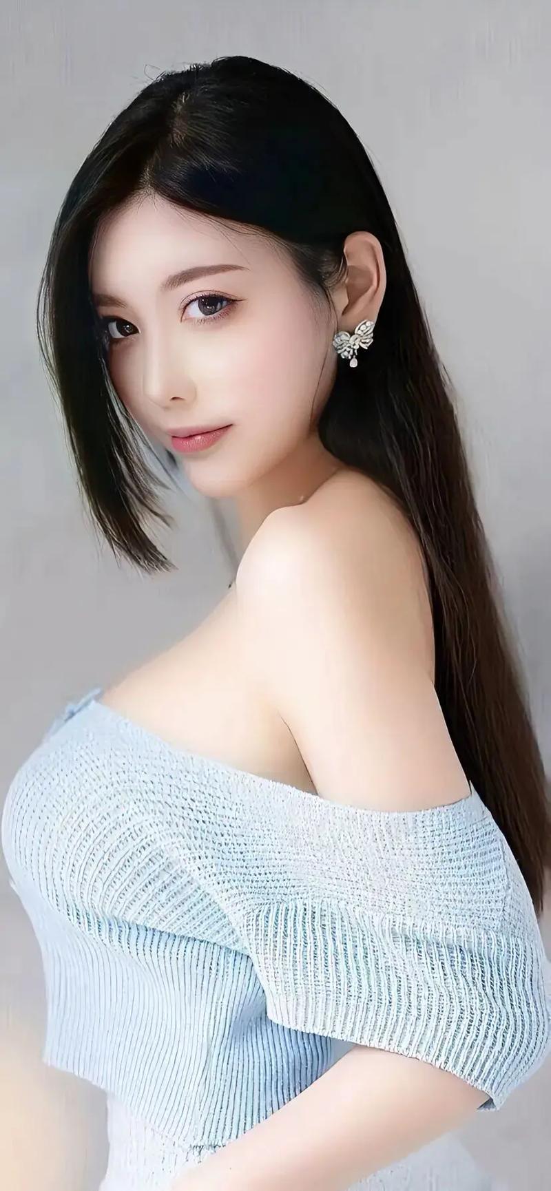 乖嗯都给你h(高h)_乖嗯都给你h(高h)V(图1)